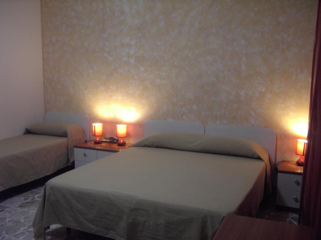 Motta SantʼAnastasia Etna Inn מראה חיצוני תמונה
