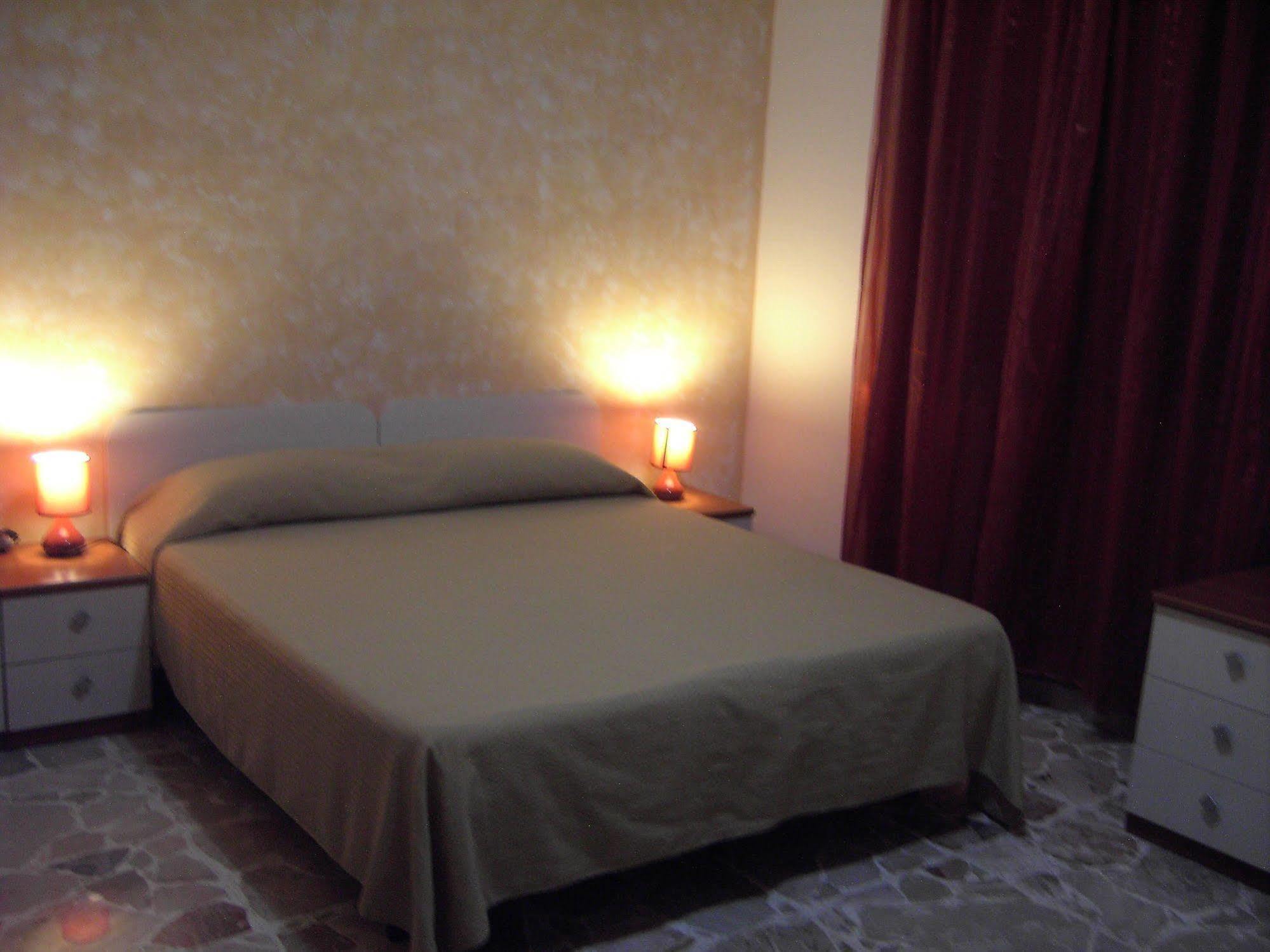 Motta SantʼAnastasia Etna Inn מראה חיצוני תמונה